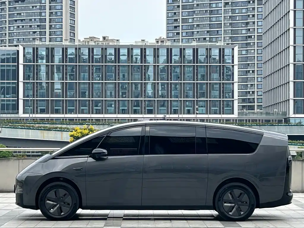 Li Auto Li MEGA — миниатюра 4