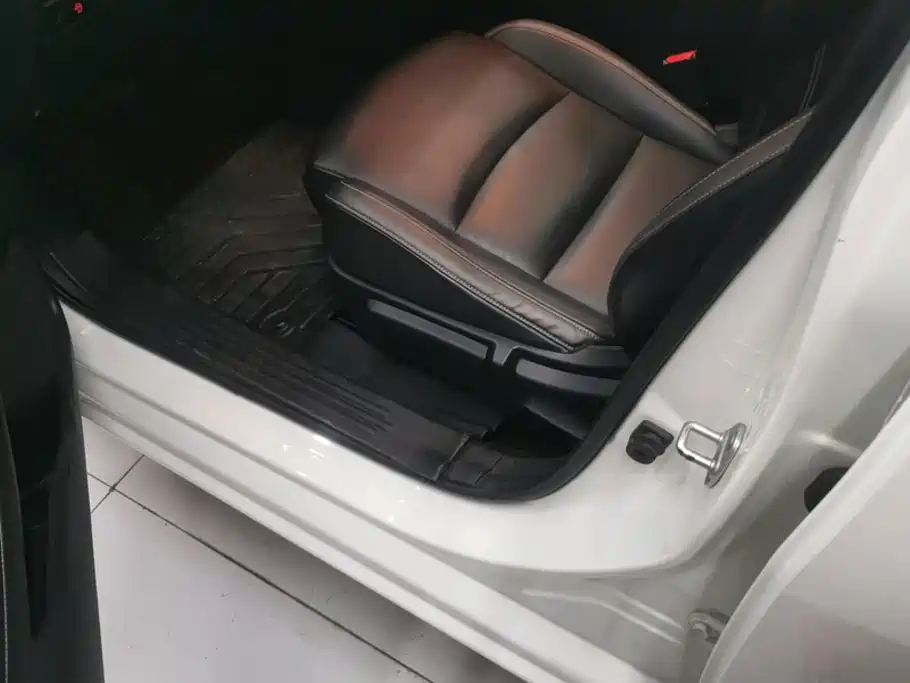 Nissan Sylphy — миниатюра 9