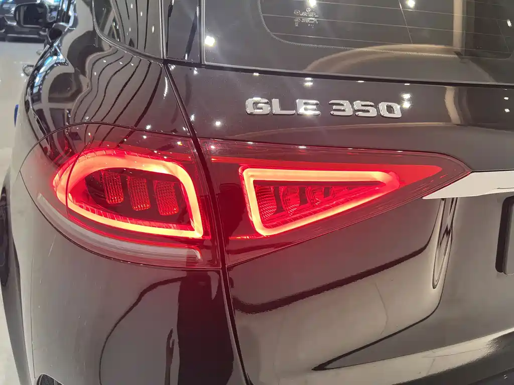 Mercedes-Benz GLE (Import) — миниатюра 4