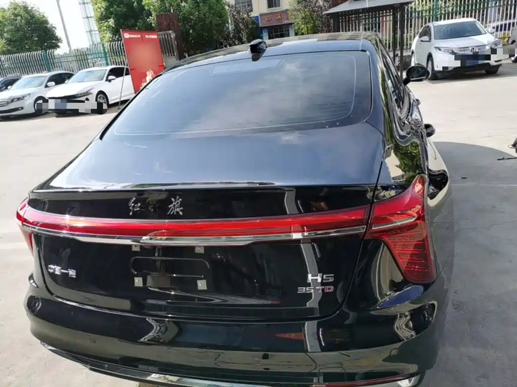 Hongqi Hongqi H5 — миниатюра 6