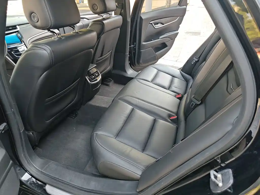 Cadillac XTS — миниатюра 7