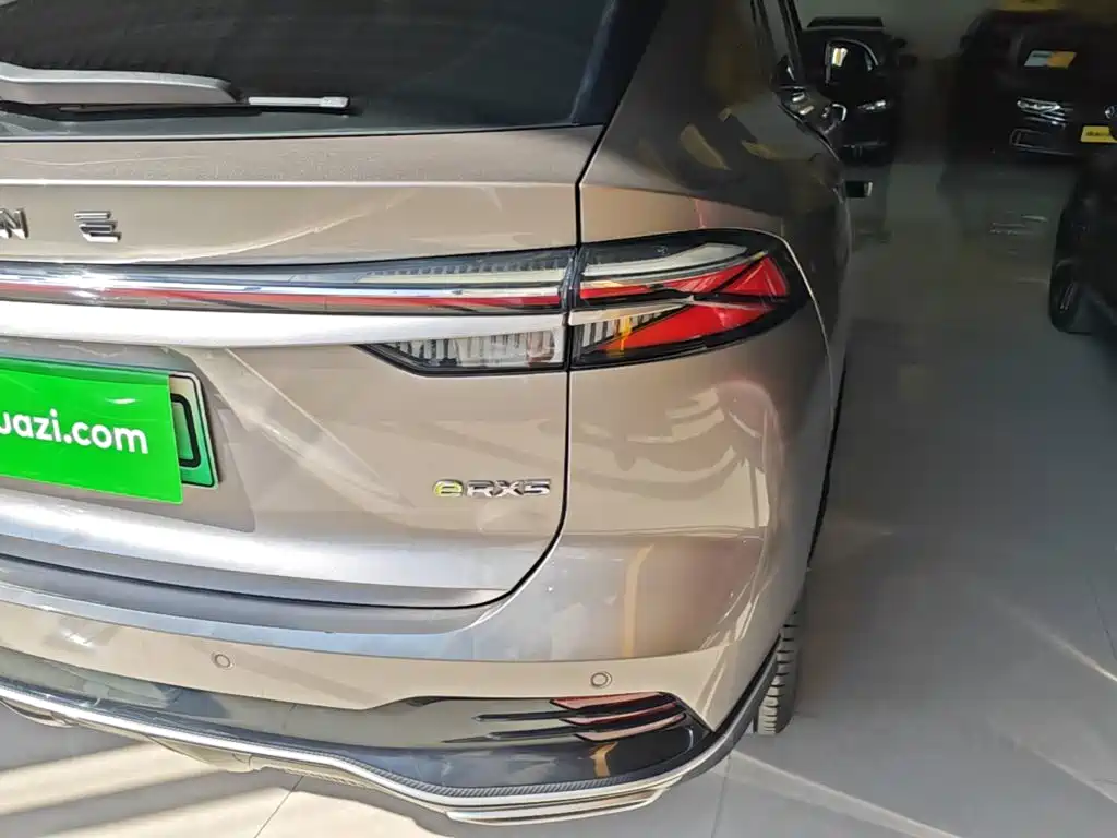 Roewe RX5 New Energy — миниатюра 8