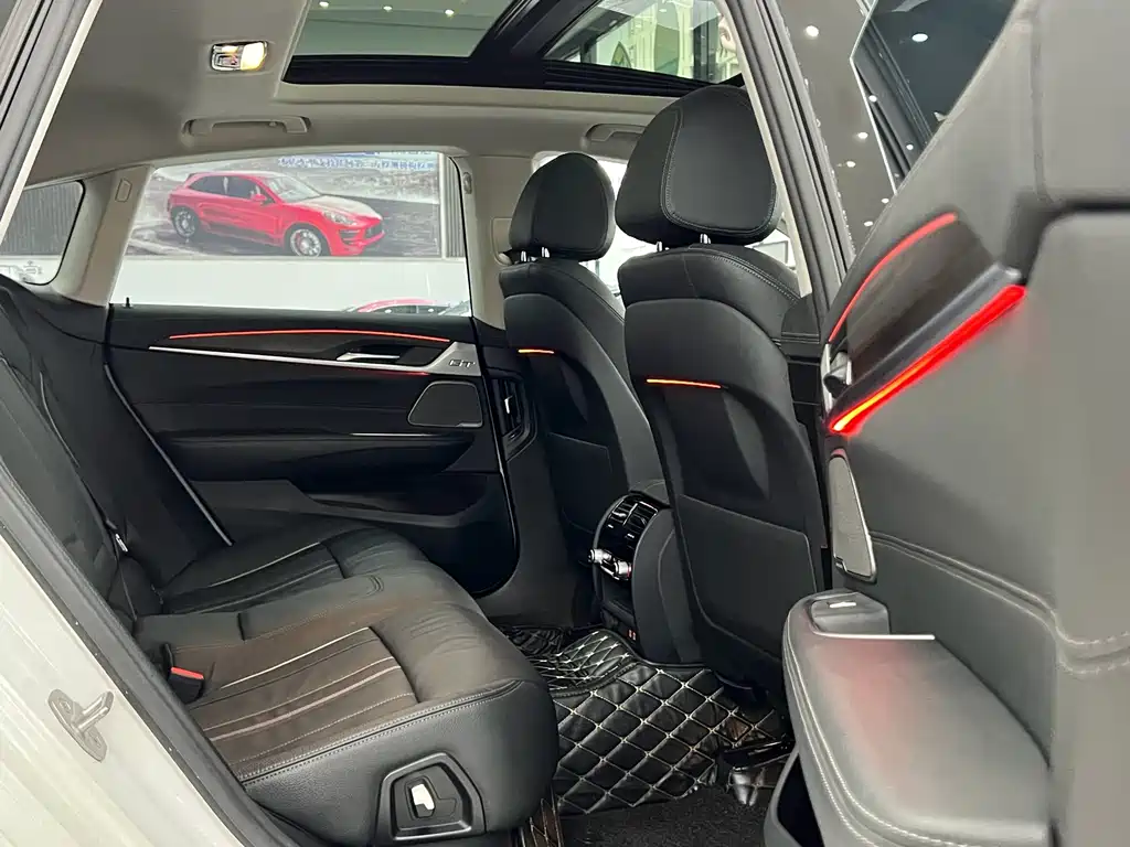 BMW 6 Series GT — миниатюра 8
