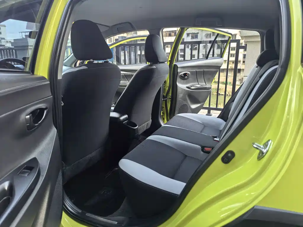 Toyota Yaris L — миниатюра 8