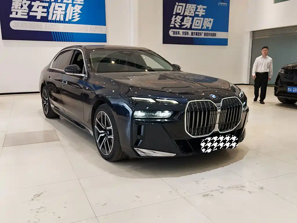 BMW 7 Series — миниатюра 3