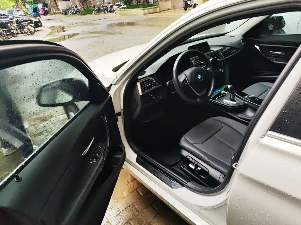 BMW 3 Series — миниатюра 17