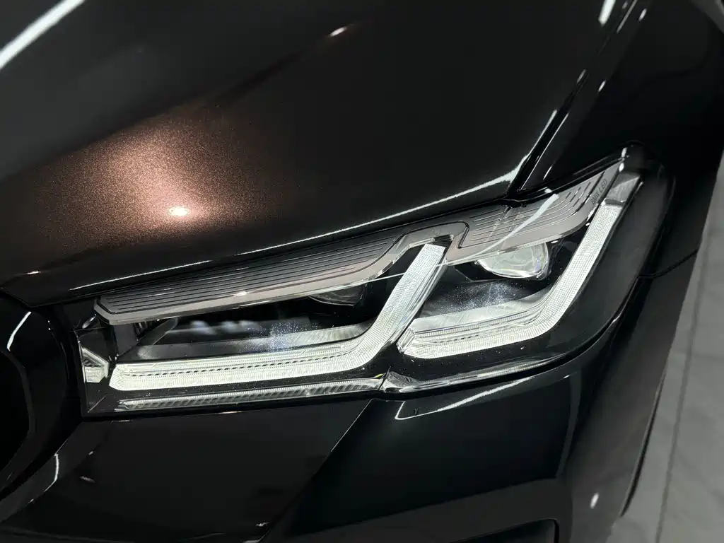 BMW 5 Series (Import) — миниатюра 17