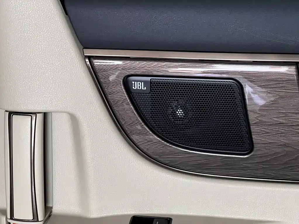 Toyota Vellfire — миниатюра 29