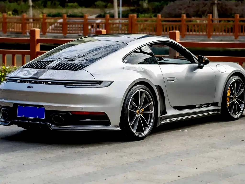 PORSCHE 911