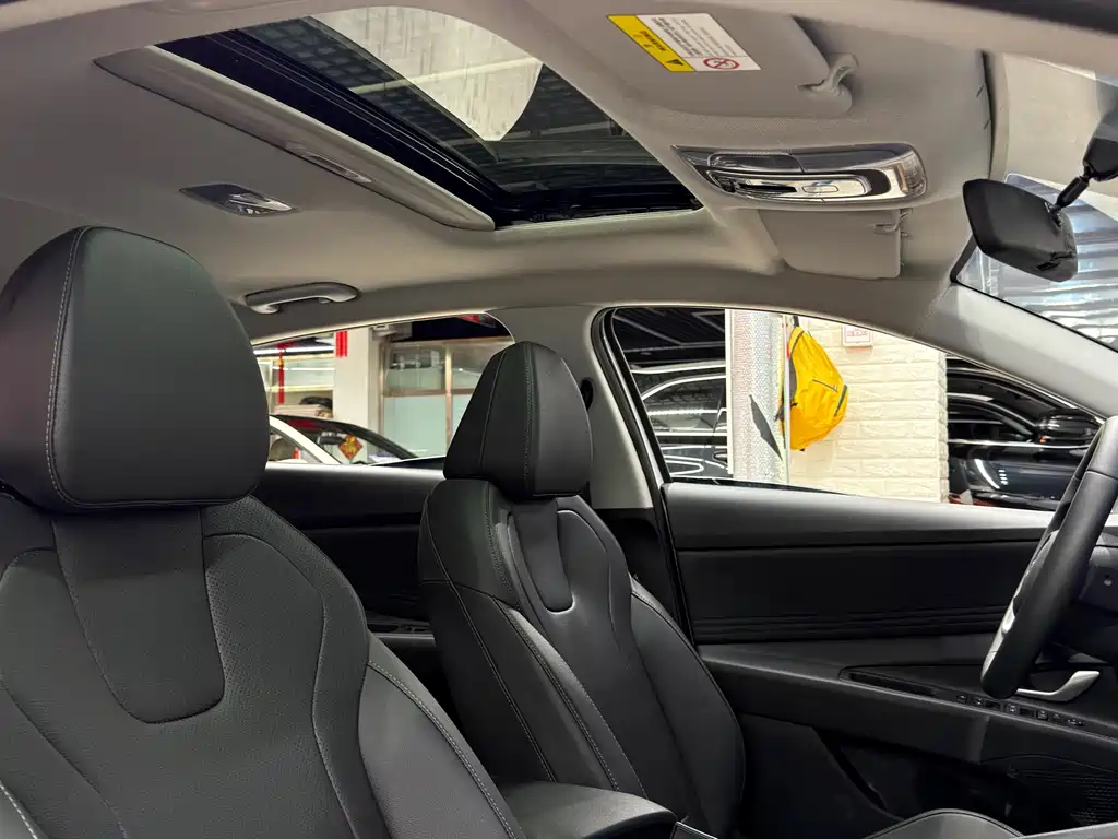 Hyundai Elantra — миниатюра 24