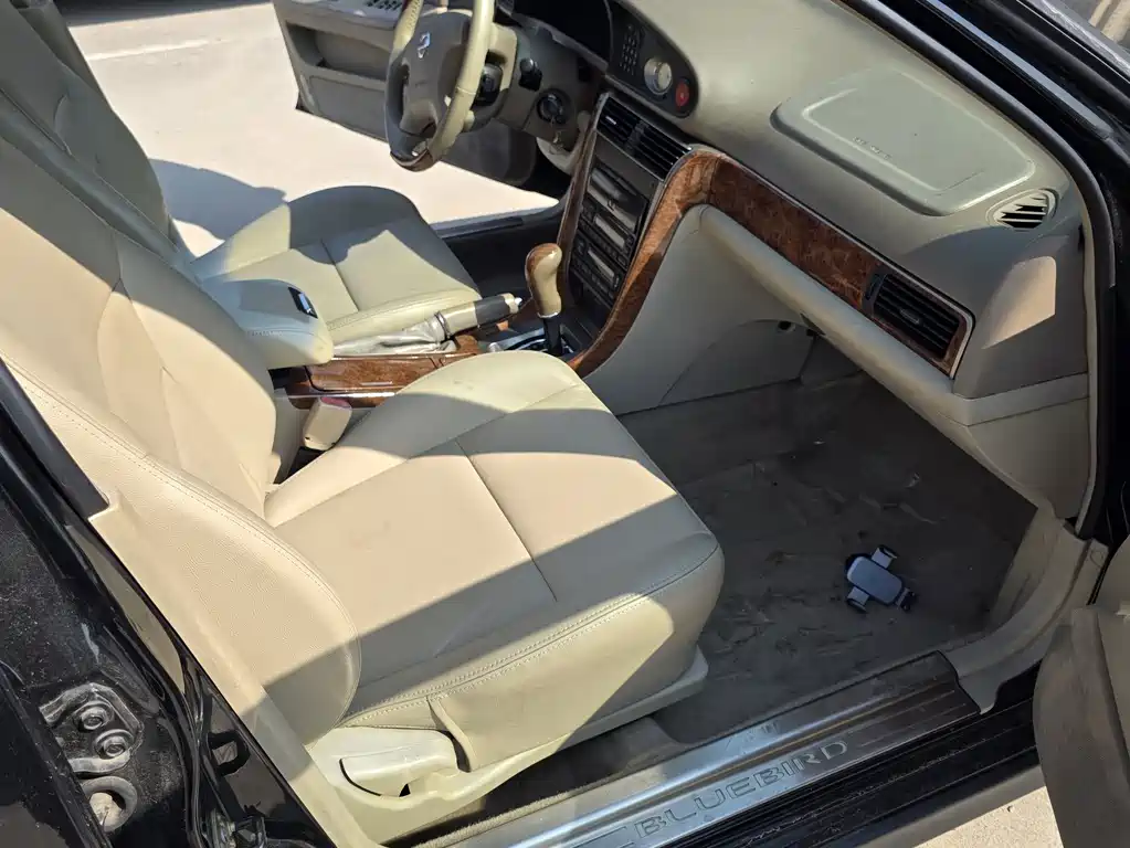 Nissan Bluebird Classic — миниатюра 18