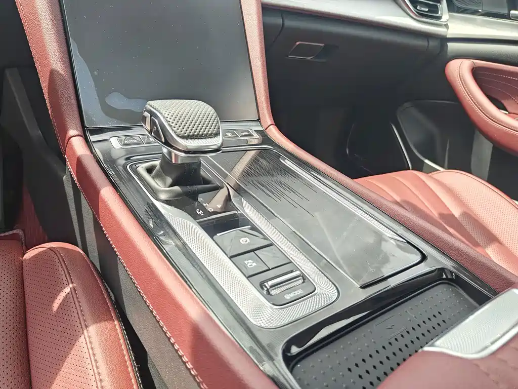 Hongqi Hongqi H5 — миниатюра 19