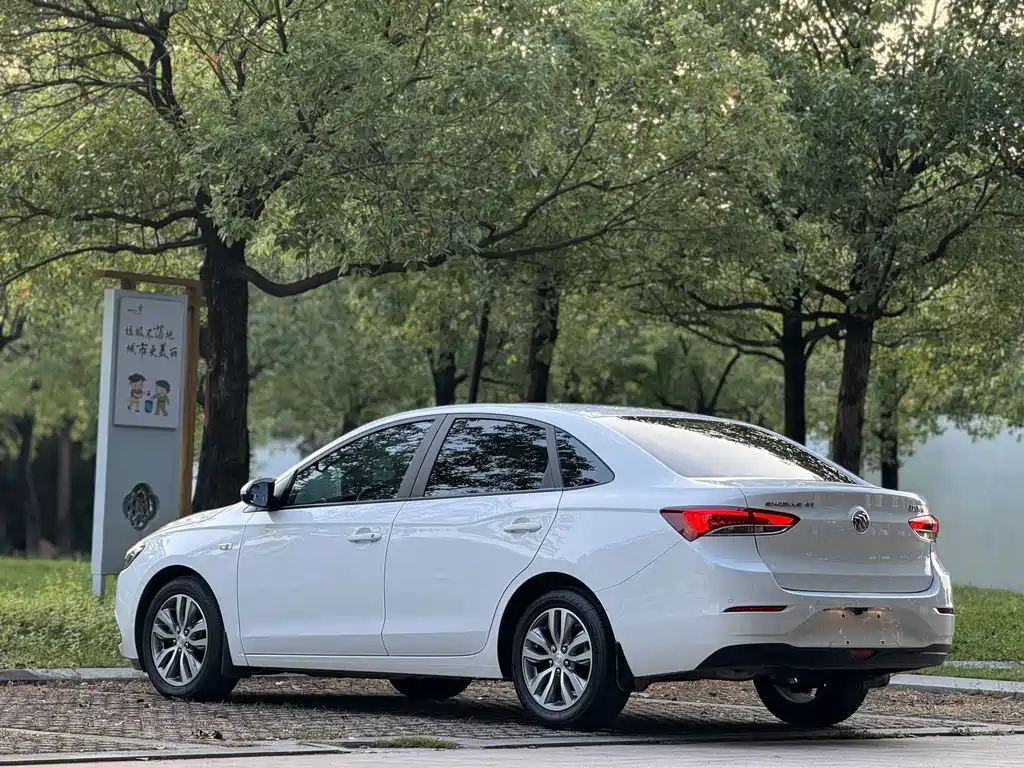Buick Excelle — миниатюра 7