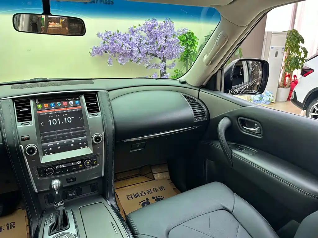 Nissan Patrol — миниатюра 15