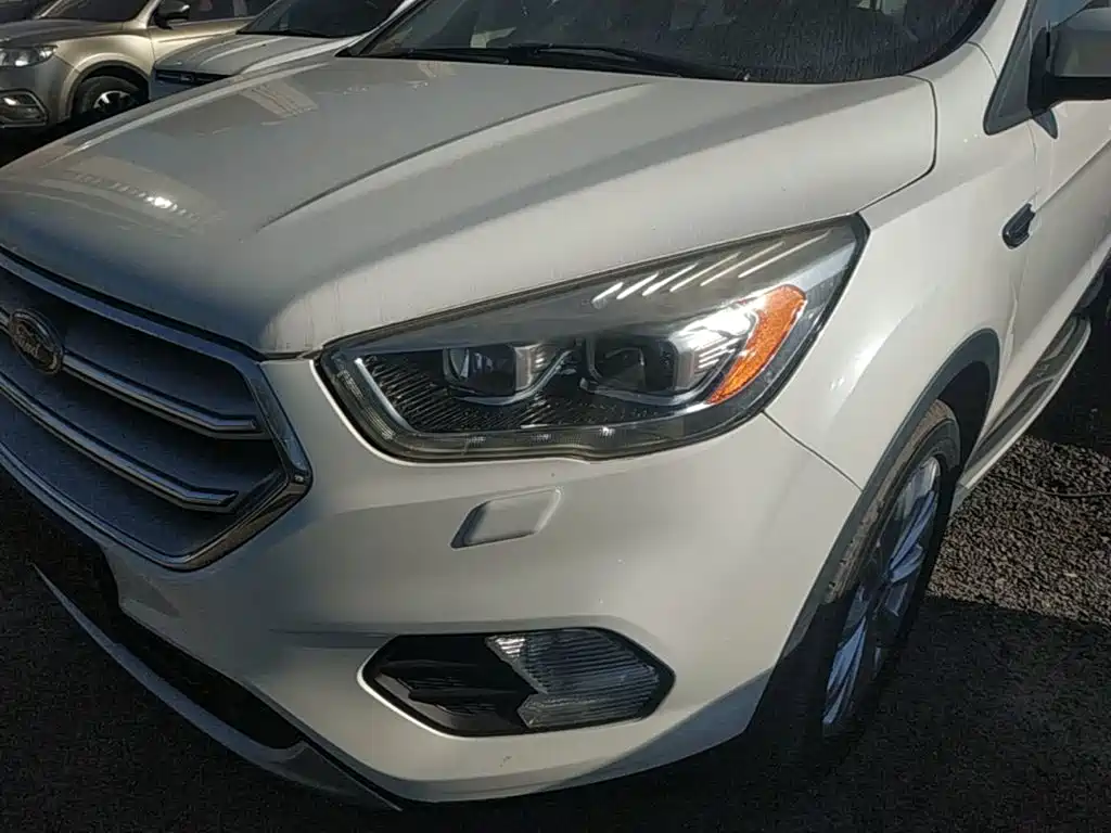 Ford Kuga — миниатюра 24