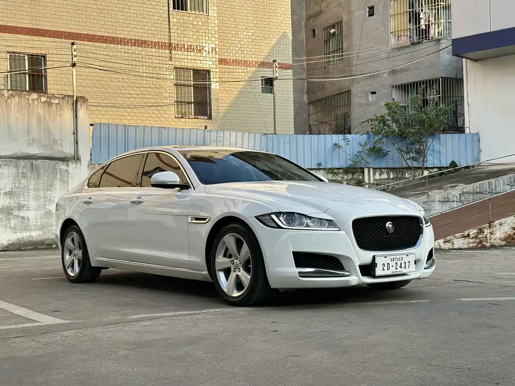 Jaguar XFL — миниатюра 2