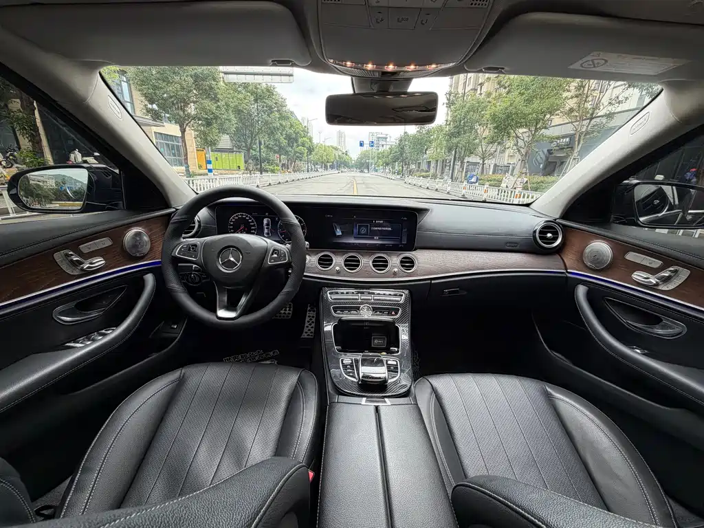 Mercedes-Benz E-Class E 2018 E 300 L Fashion