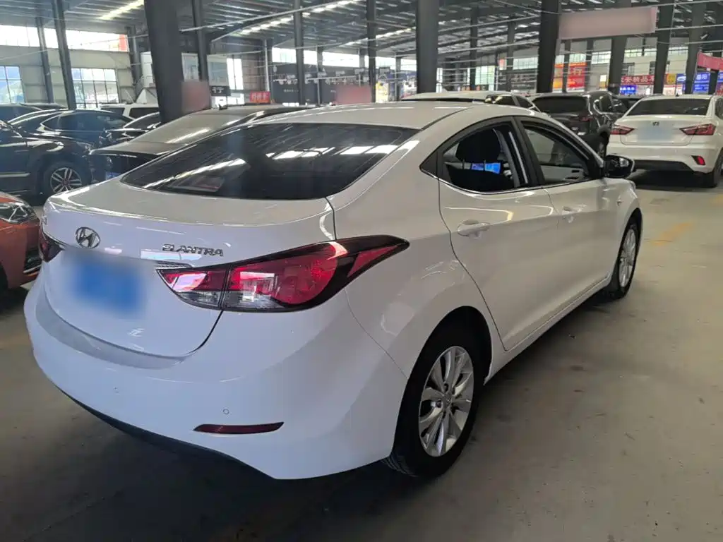Hyundai Elantra Langdong — миниатюра 7