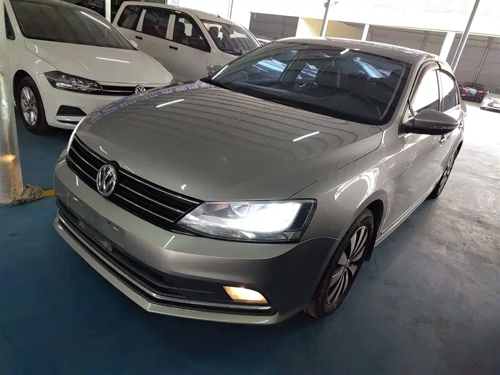 Volkswagen Sagitar 2018