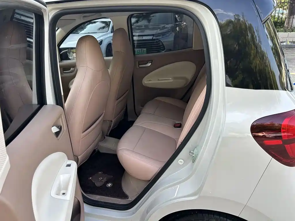 Wuling MINIEV — миниатюра 4