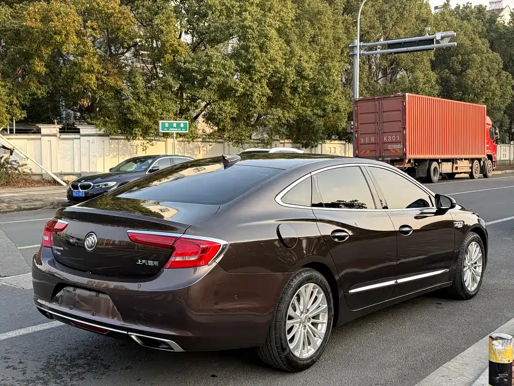 BUICK LACROSSE