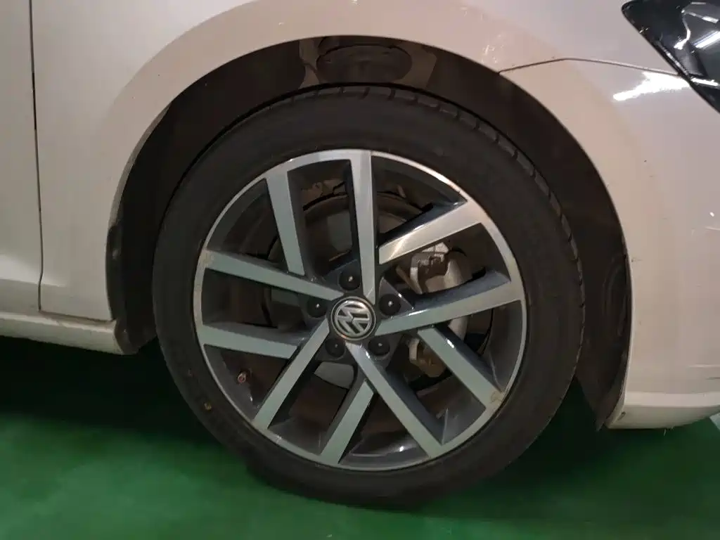 Volkswagen Golf — миниатюра 10