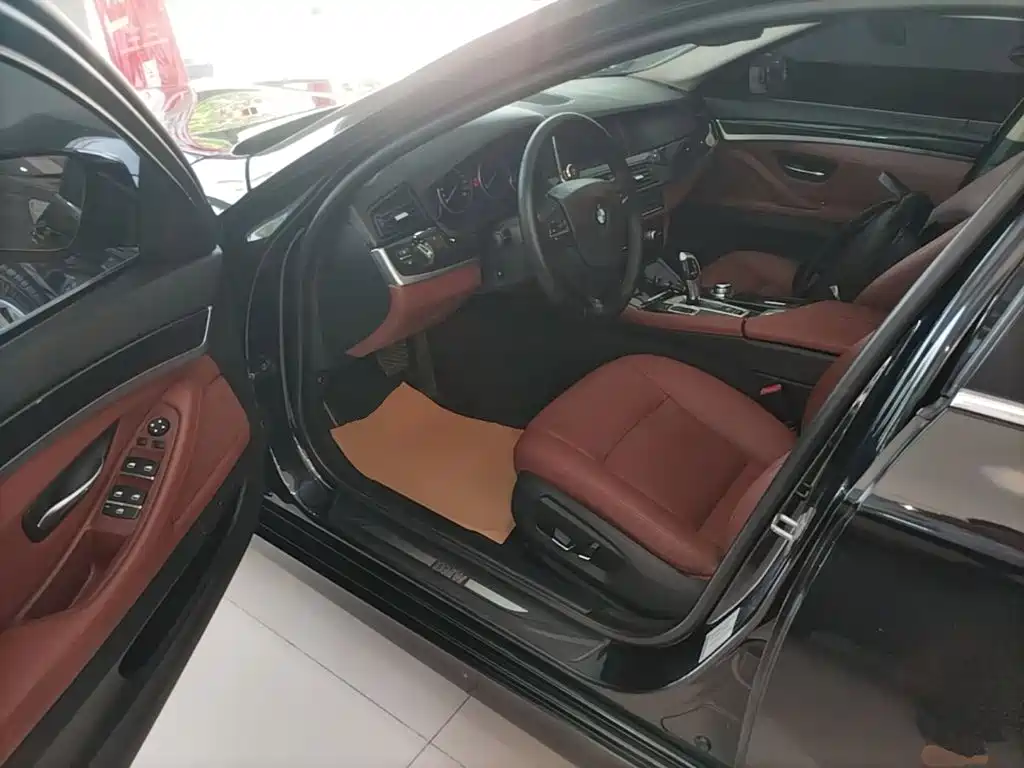 BMW 5 Series — миниатюра 16