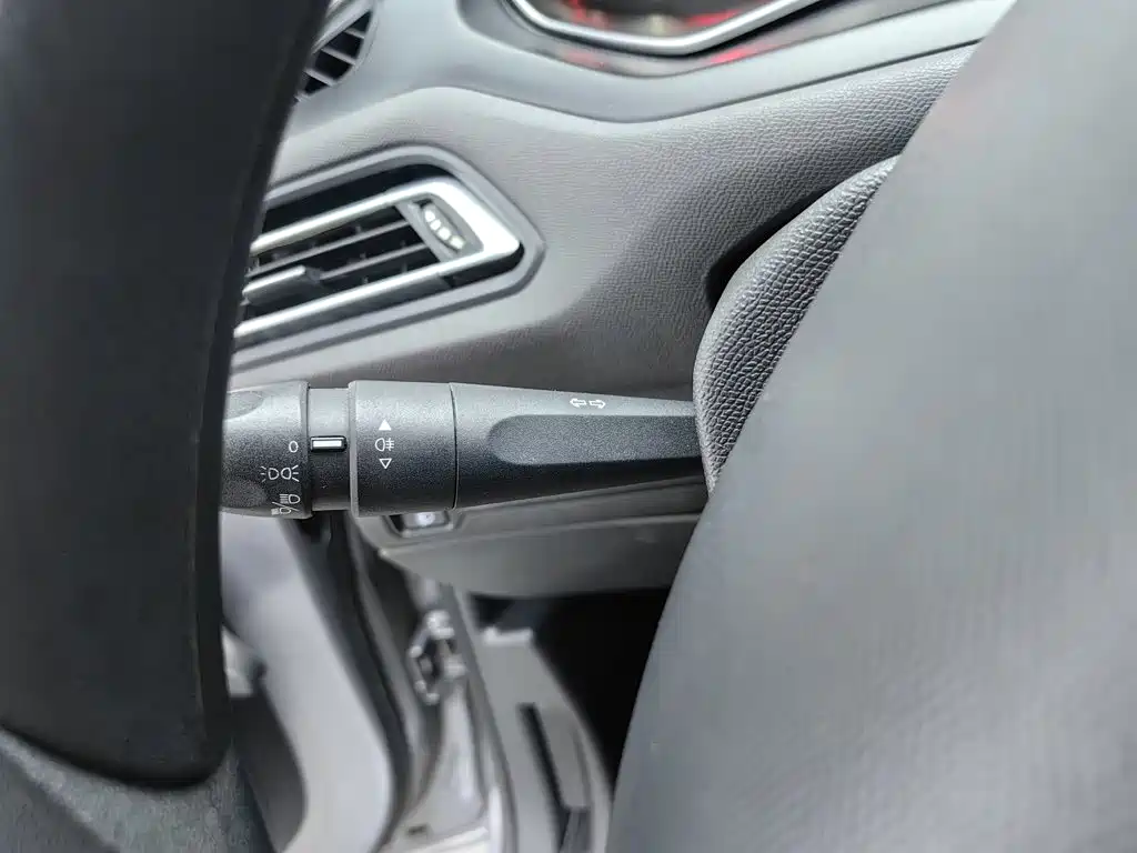 Peugeot 308 — миниатюра 21