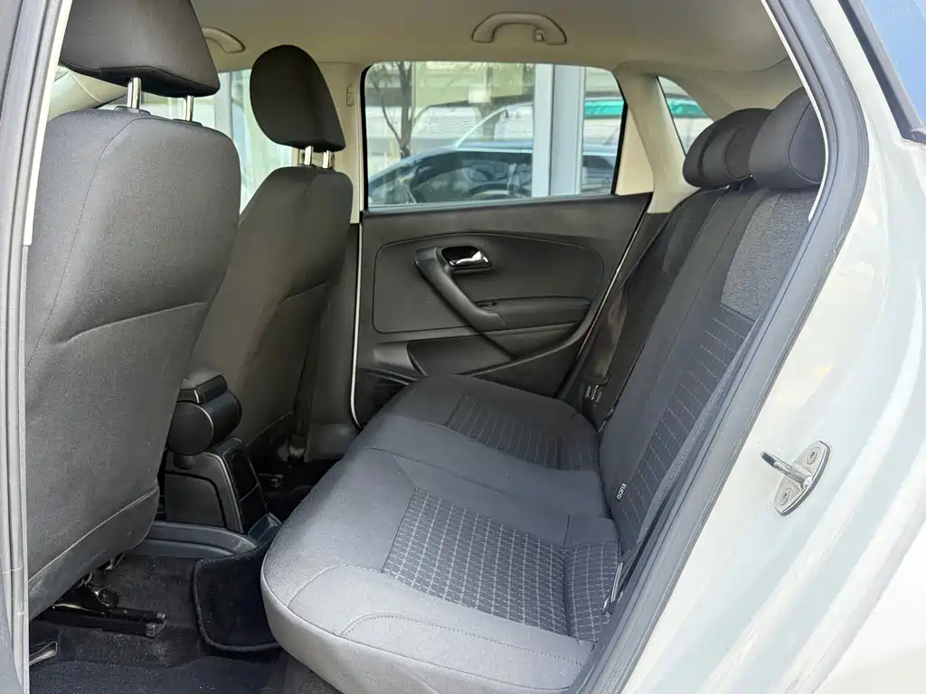 Volkswagen Polo — миниатюра 8