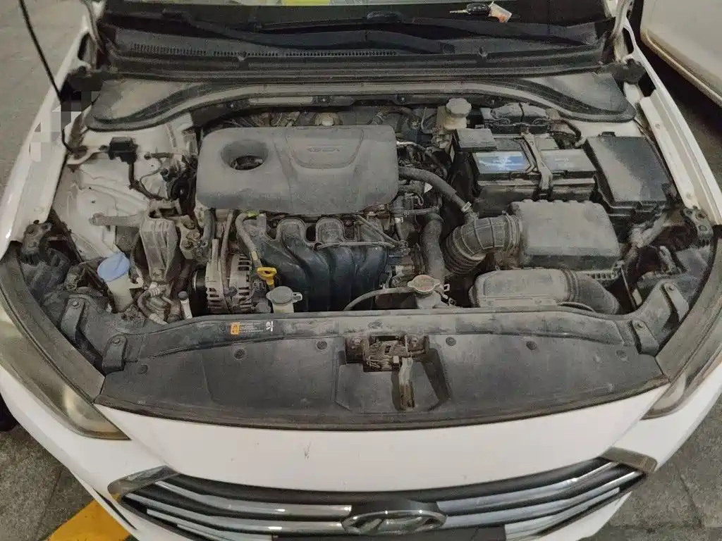 Hyundai Elantra — миниатюра 16