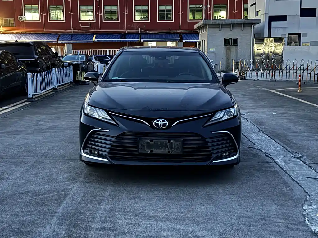 Toyota Camry — миниатюра 2