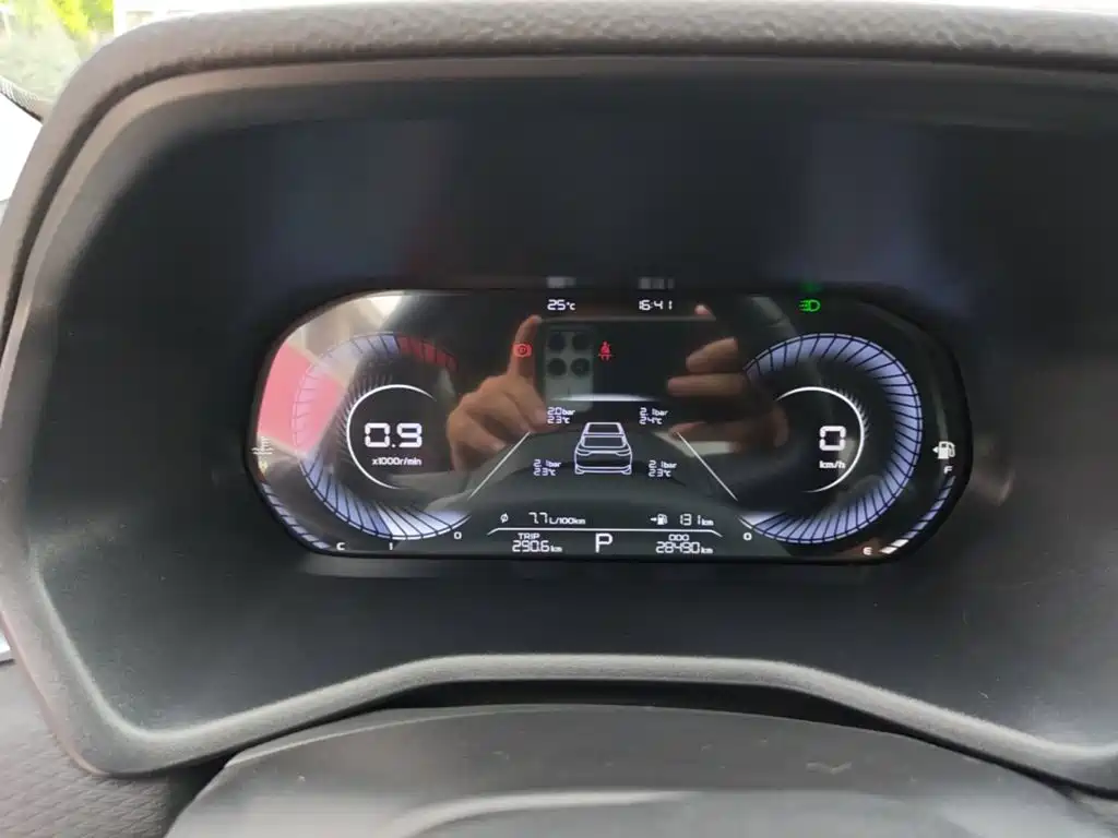 Geely Emgrand — миниатюра 12