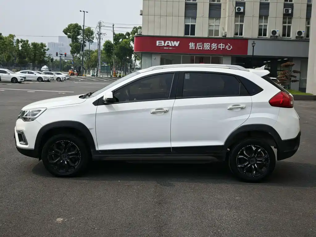 Chery New Energy Tiggo 3xe — миниатюра 3