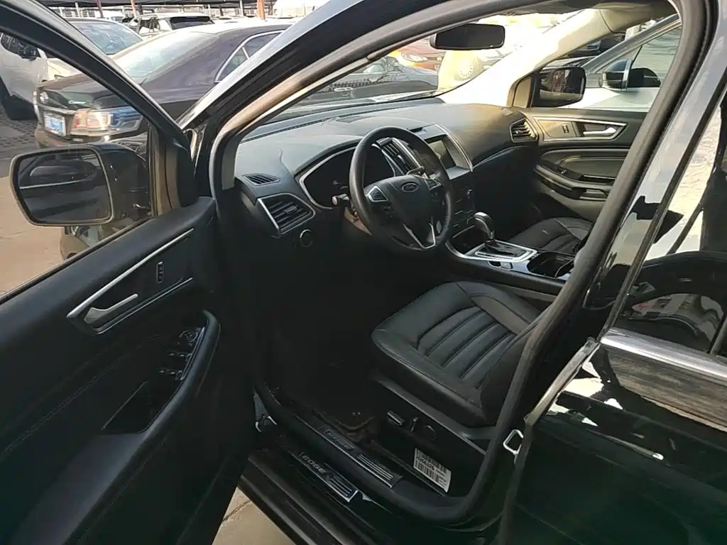 Ford Edge — миниатюра 16
