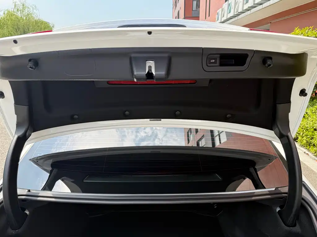 Mercedes-Benz C-Class — миниатюра 16