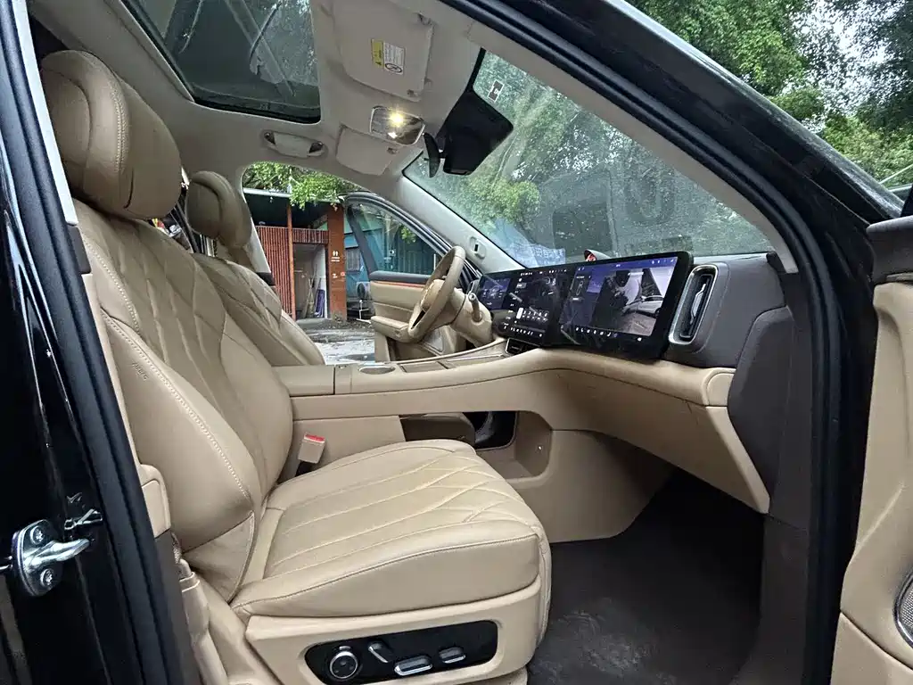 AITO ASK THE WORLD M8