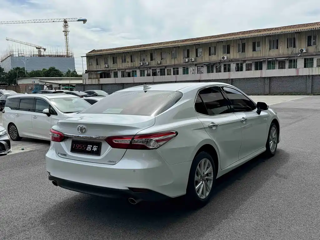 Toyota Camry — миниатюра 9