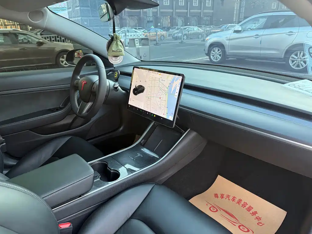 Tesla Model 3 — миниатюра 13