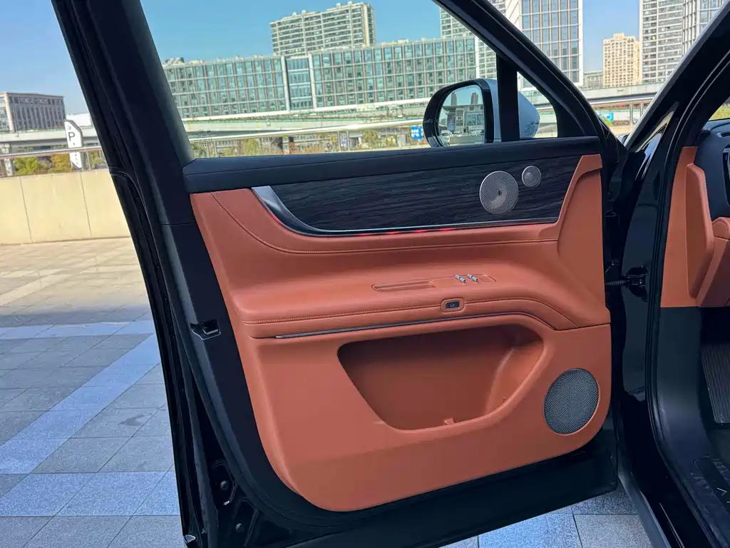 AITO ASK THE WORLD M9