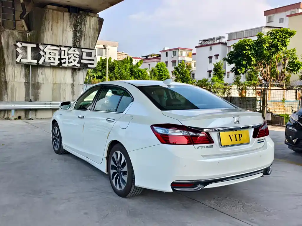 Honda Accord — миниатюра 9