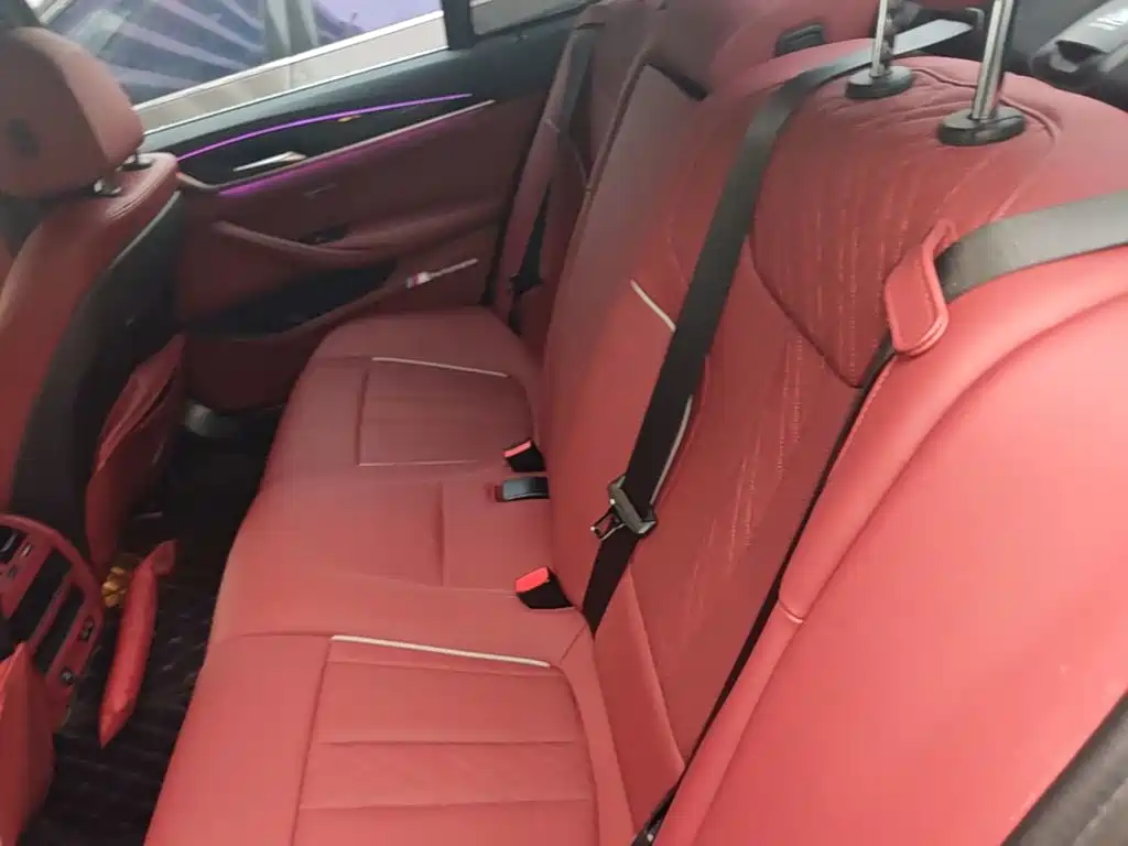 BMW 5 Series — миниатюра 17