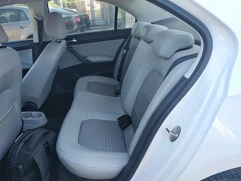 Skoda Rapid — миниатюра 17