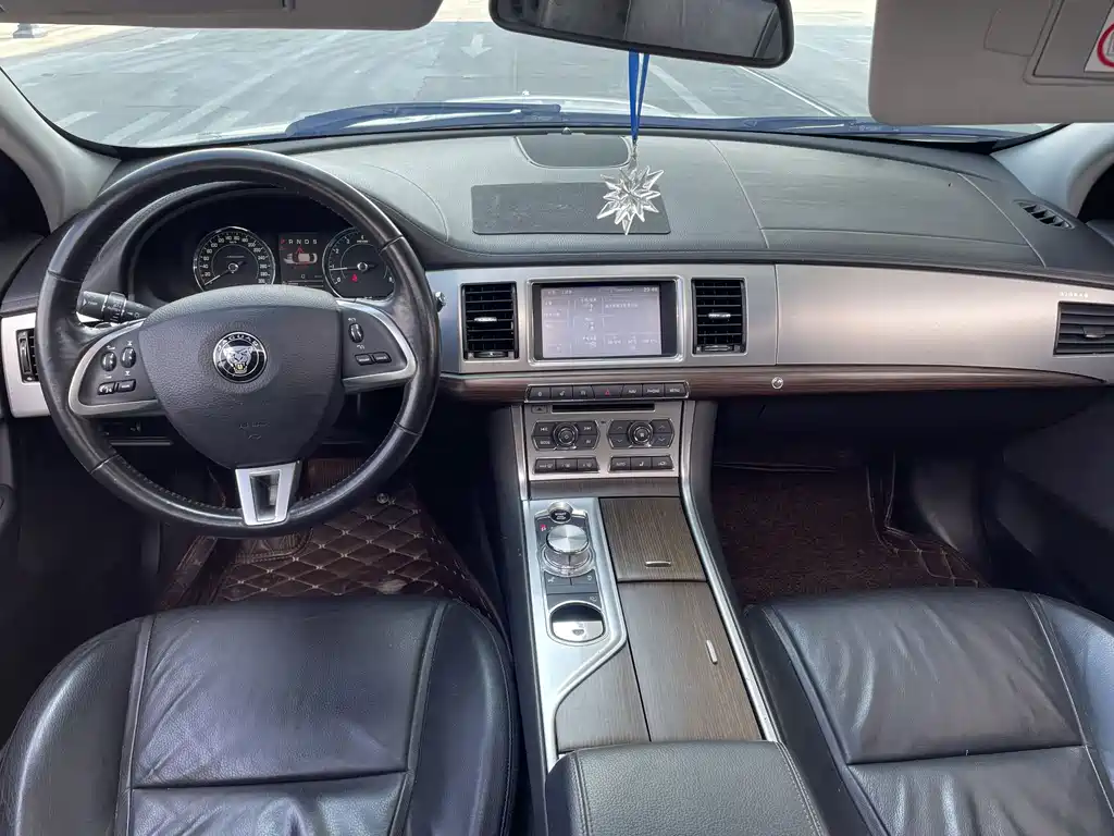 Jaguar XF — миниатюра 6