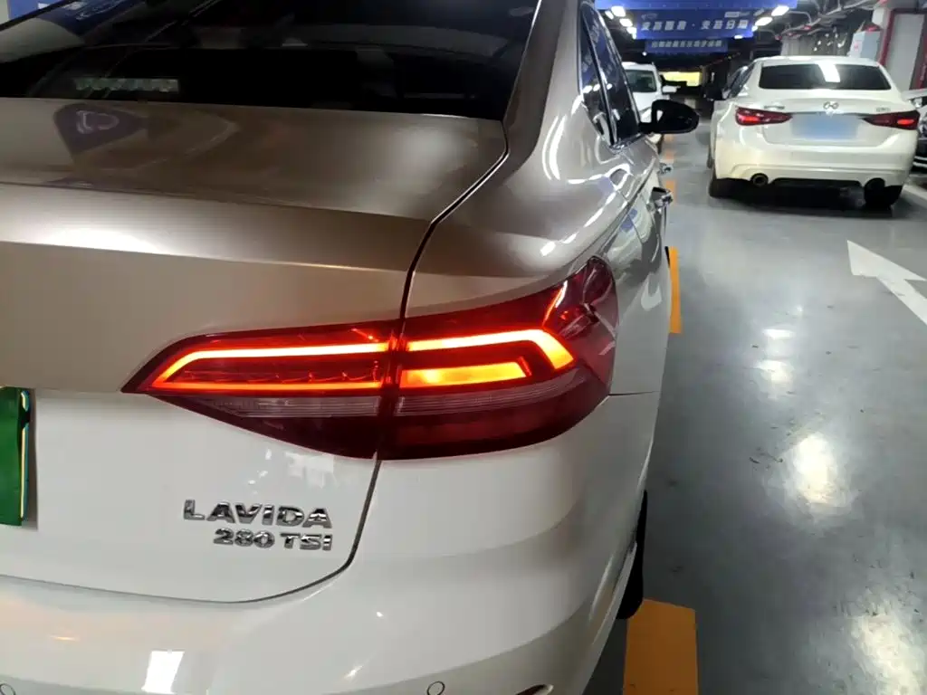 Volkswagen Lavida — миниатюра 8