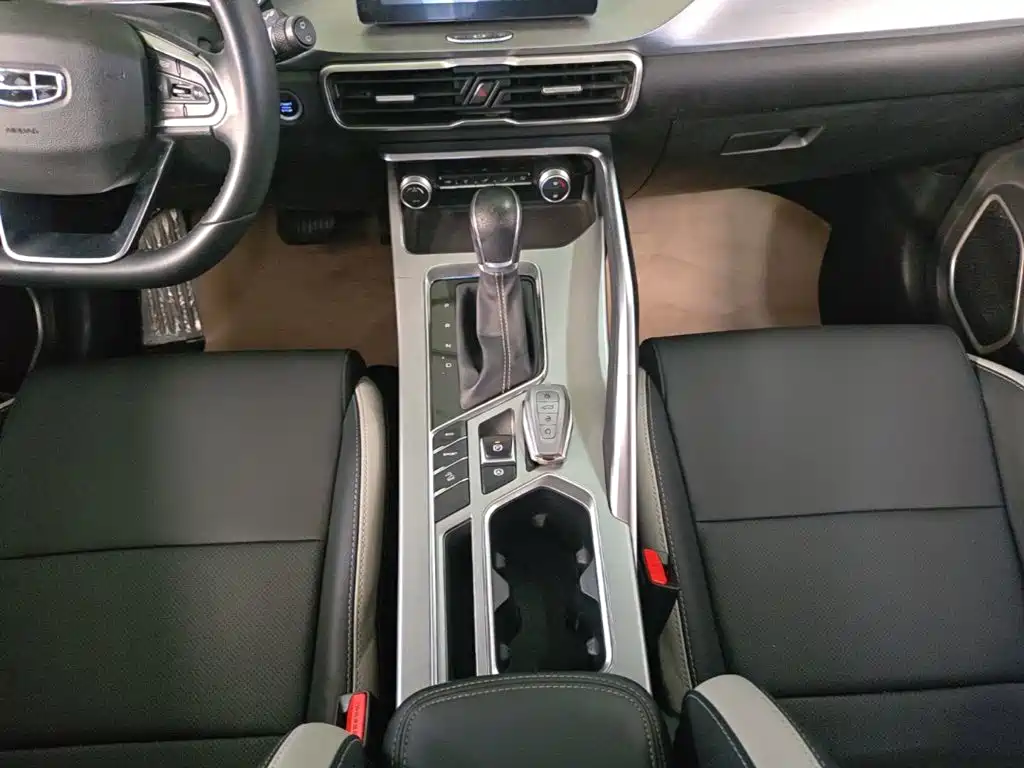 Geely Binyue — миниатюра 14