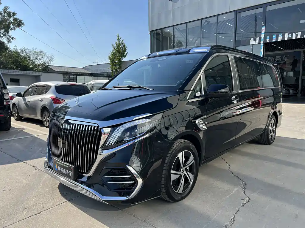 Mercedes-Benz Vito 2024 2.0T Elite 7 мест