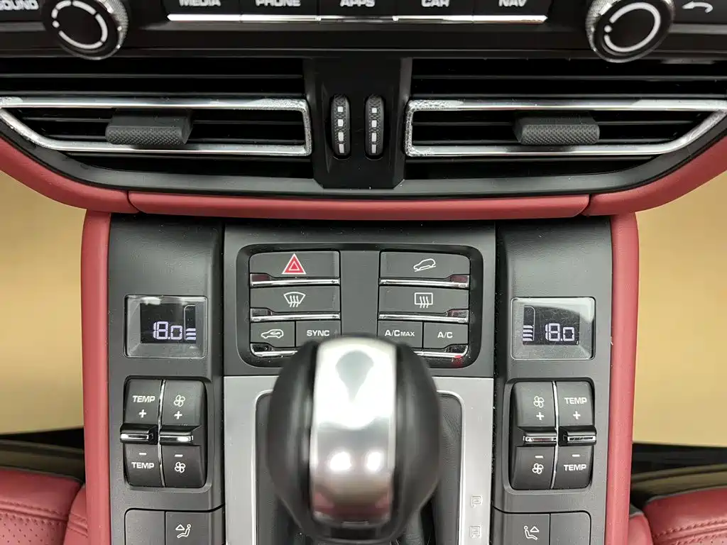 Porsche Macan — миниатюра 25