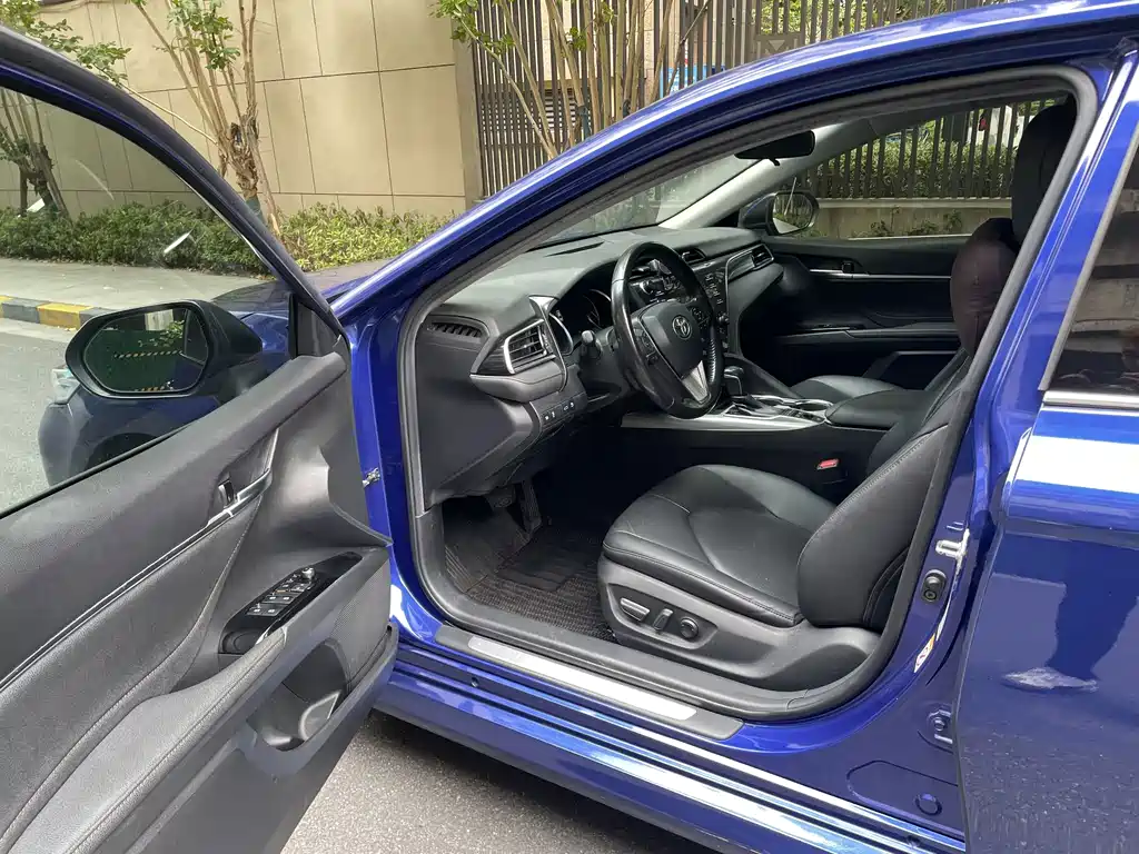 Toyota Camry — миниатюра 4