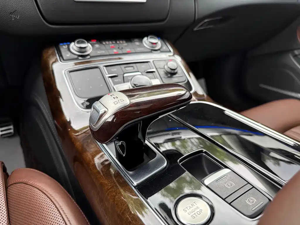Audi A8 — миниатюра 15