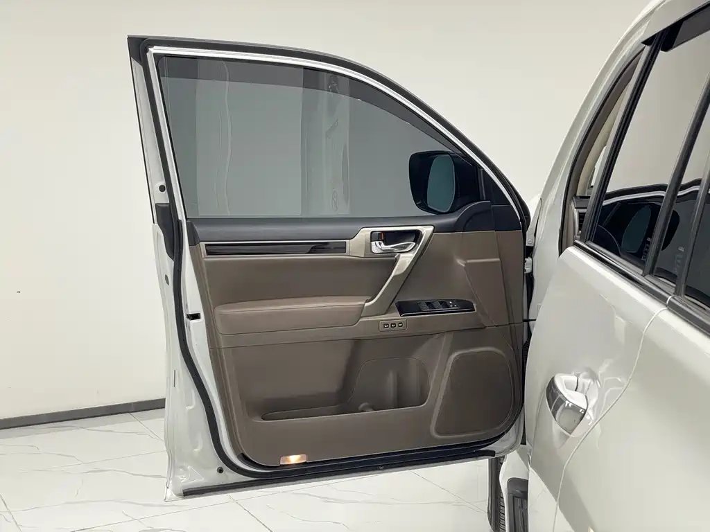 Lexus GX — миниатюра 25